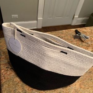 Basket tote